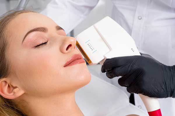بهترین نوع لیزر برای جوانسازی پوست در اصفهان